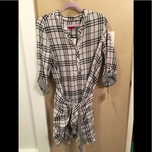 B&W long Wrap around tunic Top Saks Fifth Avenue